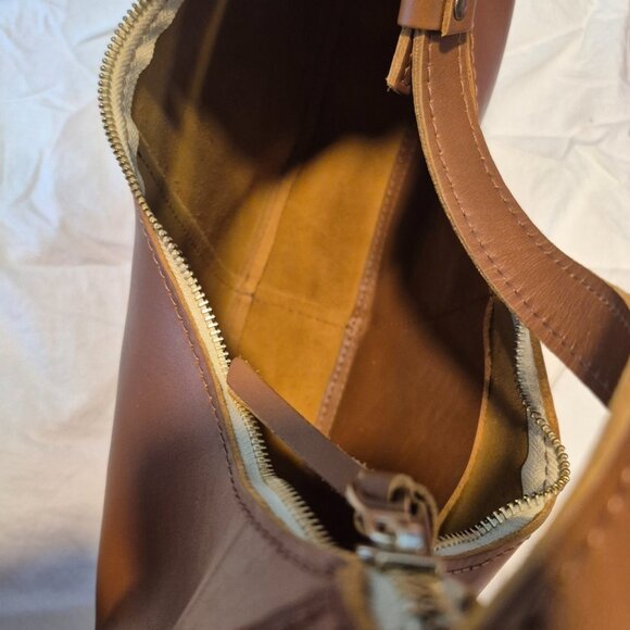 Portland Leather Large Nora Shoulder Bag-Honey - Picture 5 of 6